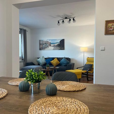Kakavanen'S Sea View Apartment بالشيك المظهر الخارجي الصورة