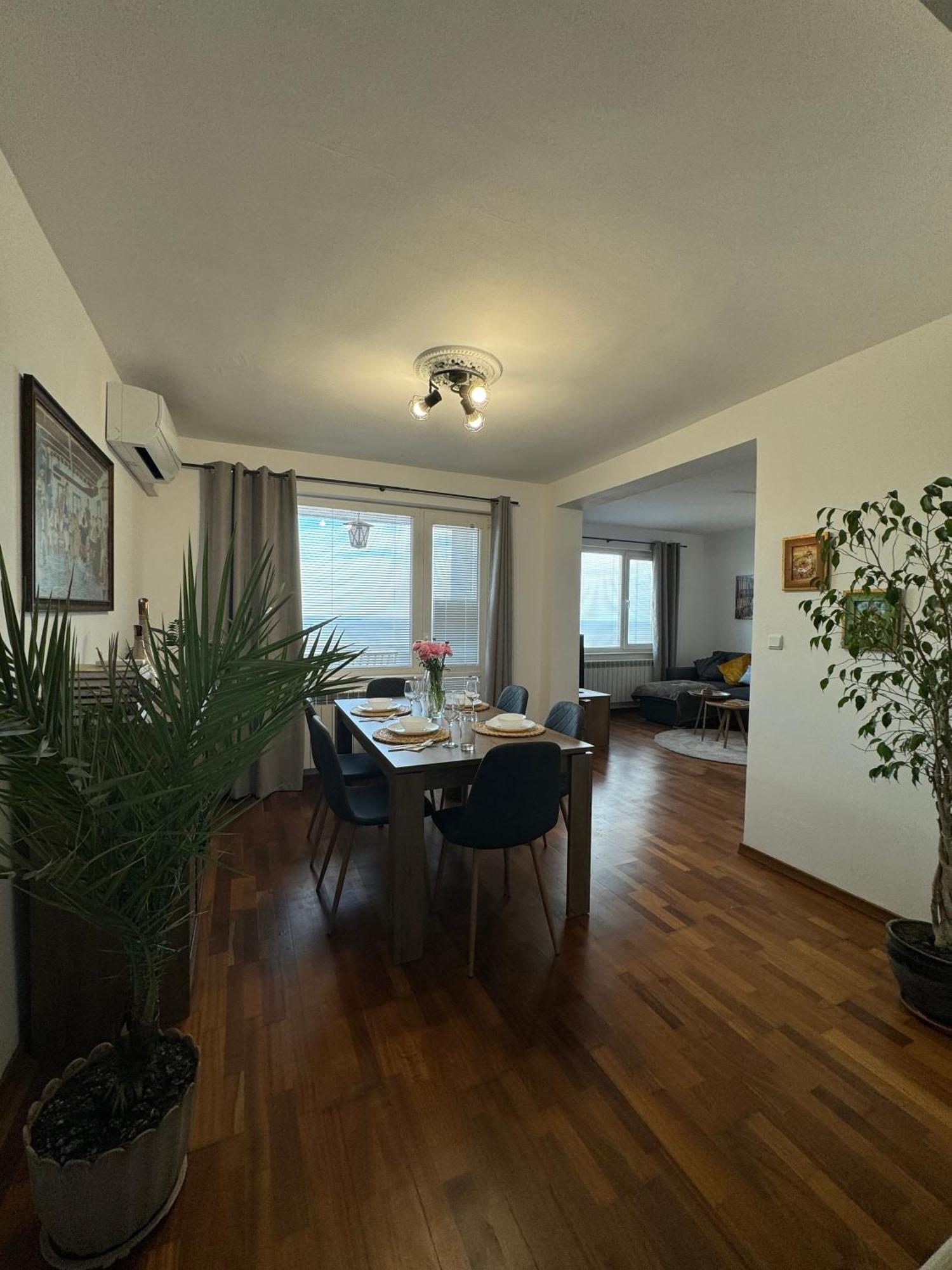 Kakavanen'S Sea View Apartment بالشيك المظهر الخارجي الصورة