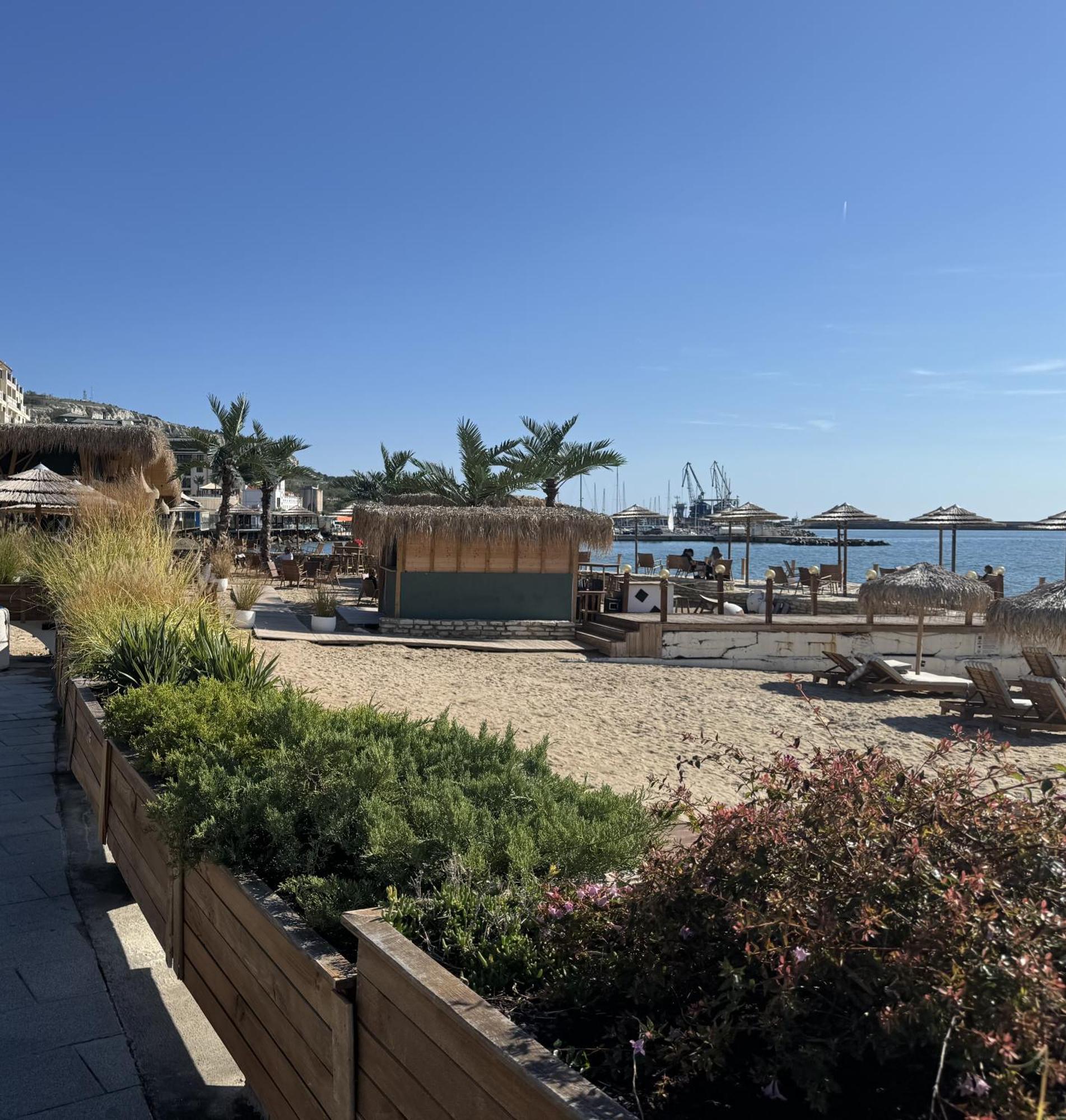 Kakavanen'S Sea View Apartment بالشيك المظهر الخارجي الصورة